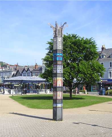 £20,000 totem pole